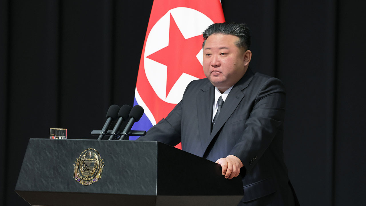 김정은, 러 파병군 유족 또 만나 위로‥"평양에 새별거리 조성"