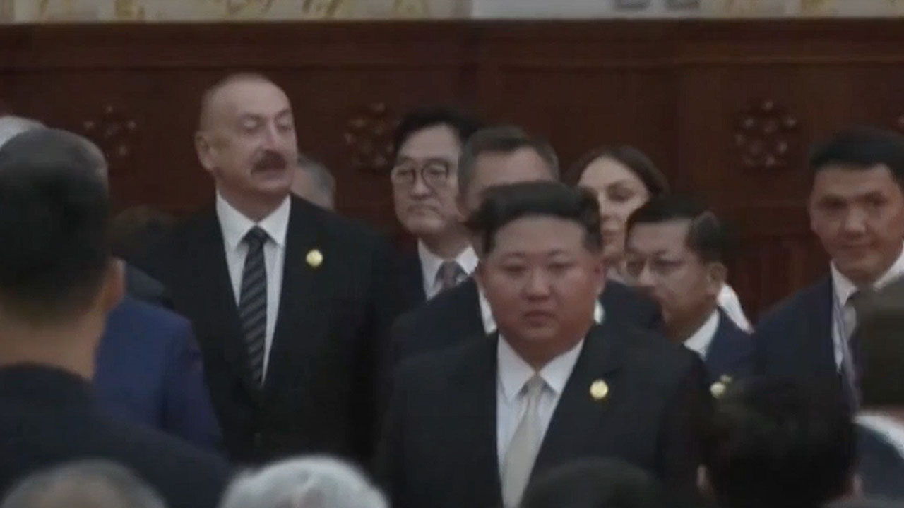 우원식 "'오랜만입니다', '네 반갑습니다' 김정은과 악수 자체가 성과"