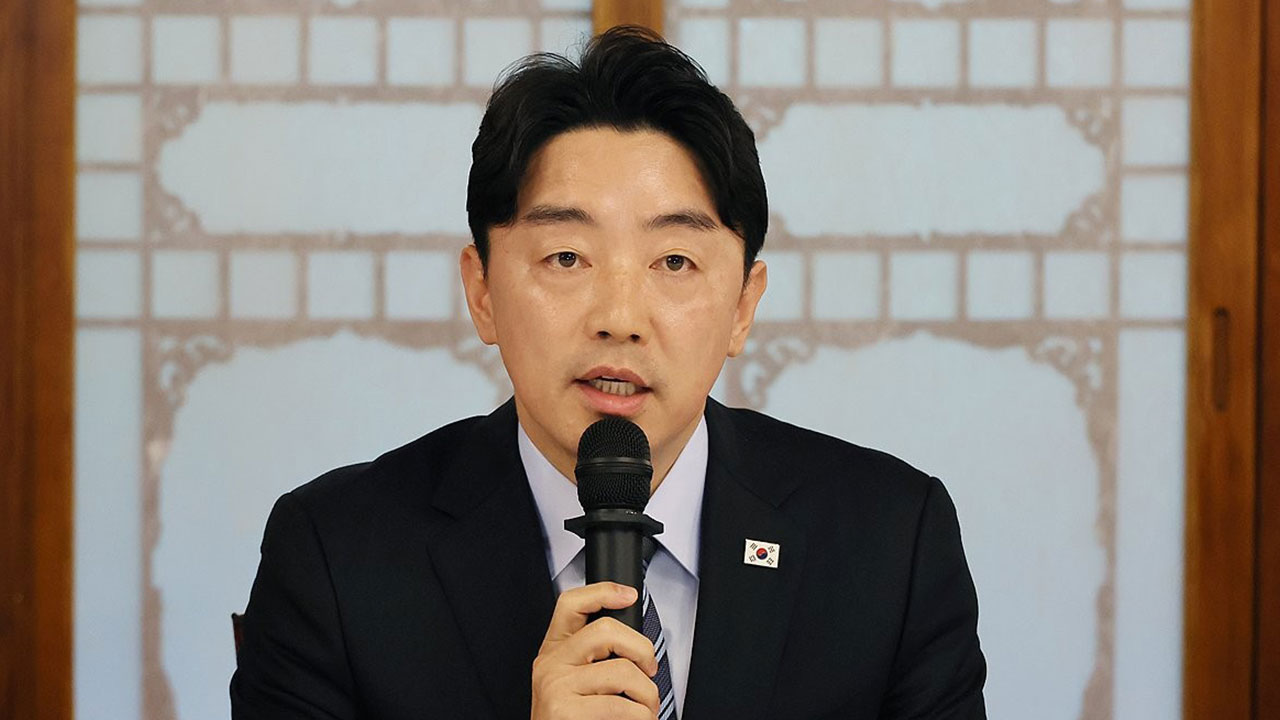 강훈식 비서실장 "혼외 출산‥새로운 가족 형태로 사회적 논의 필요"