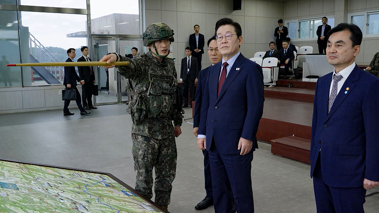 이 대통령 "외국군 없으면 자주국방 불가능? 굴종적 사고‥강력한 자주국방 갖춰야"