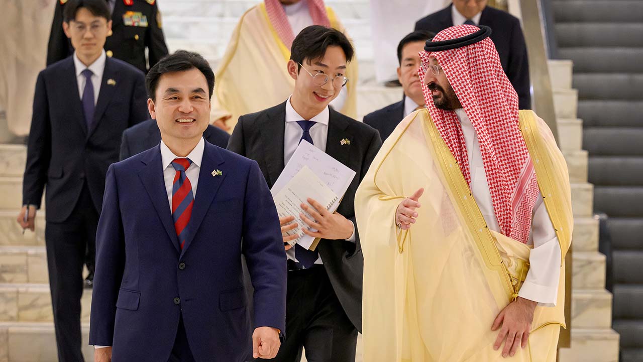 안규백, 사우디 국가방위부 장관 회담‥"국방·방산 협력 확대"