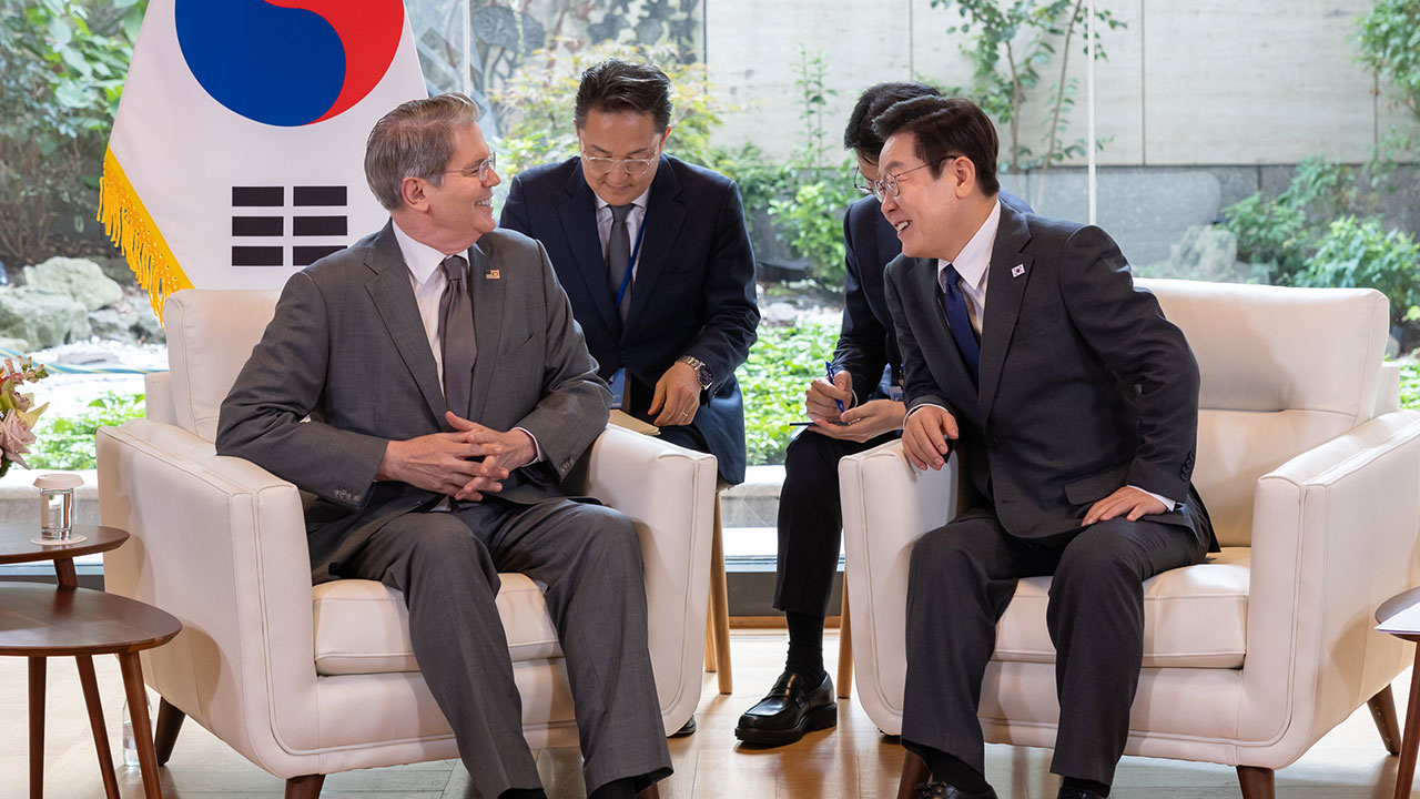 이 대통령, 미 재무장관 만나 "관세협상, 양국 이익에 부합해야"