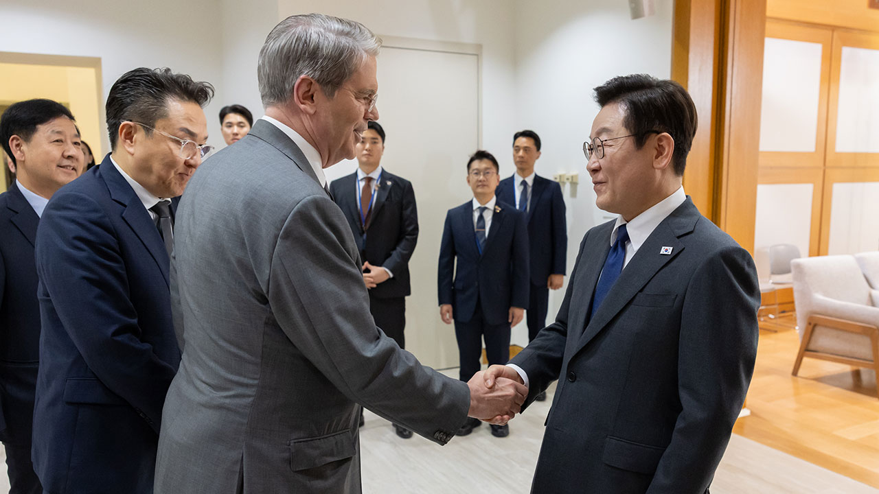 이 대통령, 미 재무장관 만나 "관세협상, 양국 이익에 부합해야"