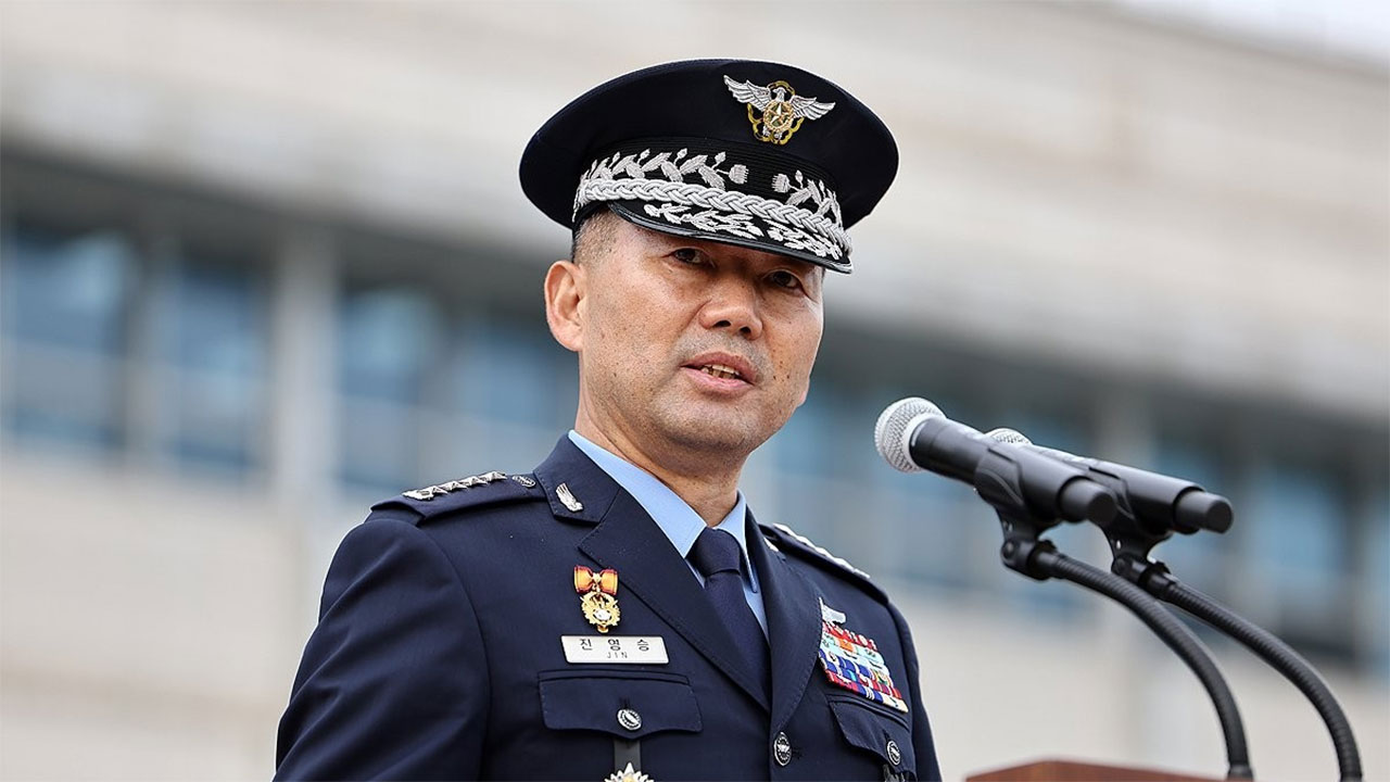 진영승 합참의장 취임 "비상계엄 극복해 군 자긍심 되찾겠다"