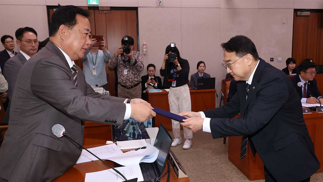 국회 농해수위, 김현지 충돌‥"산림청장과 인연" vs "국감 방해말라"