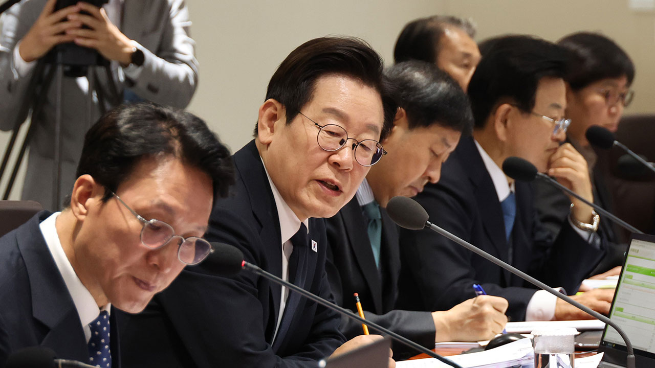 국방부 "원자력 추진 잠수함, 2030년대 중·후반 진수 가능"