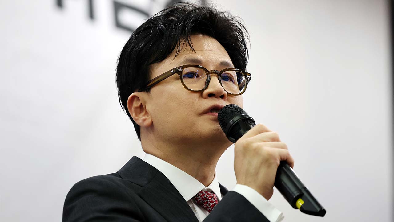 한동훈 연일 "이재명 재판 재개하면 계엄" 주장 