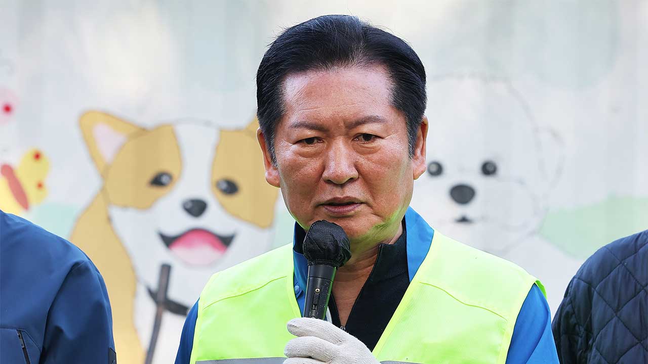 '취임 100일' 정청래, 기자간담회 대신 봉사·민원 청취 