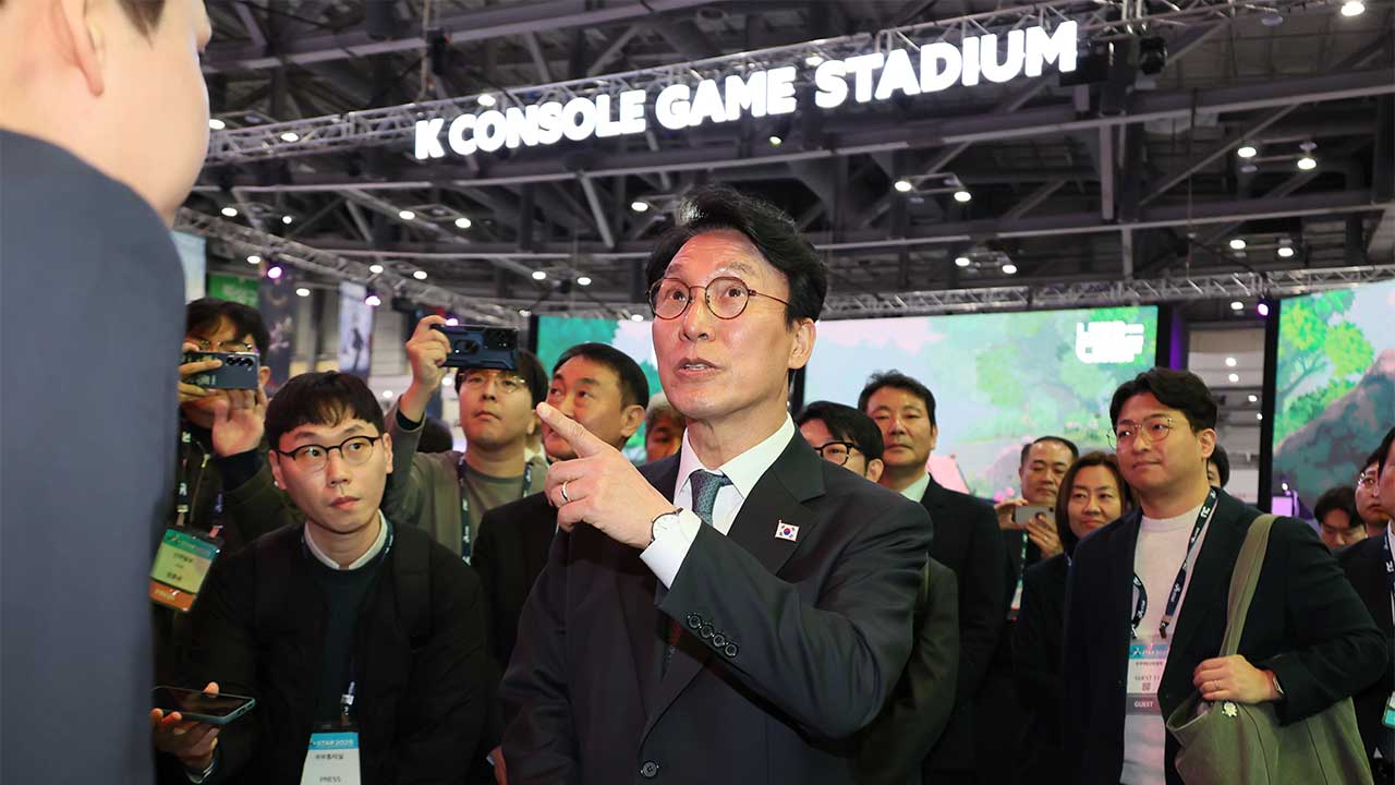 김민석 총리, 국제게임전시회 방문‥"게임 산업 정착 위해 규제 풀 것"