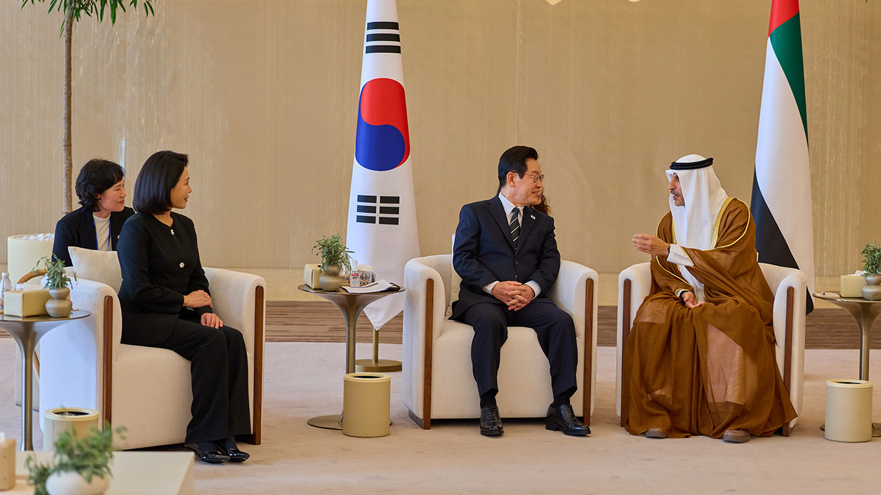 UAE, 랜드마크 타워·경기장 건물에 태극기 조명 점등‥대통령실 "최고 수준 예우"
