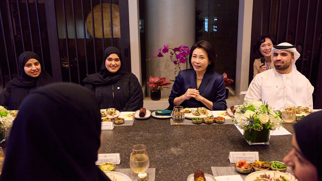 김혜경 여사, UAE 한류동호회 학생들과 간담회 "뜨거운 관심에 놀라‥적극 지원"