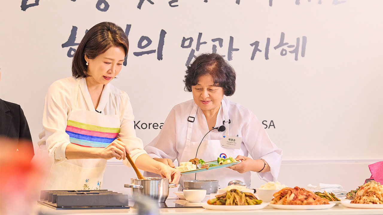 김혜경 여사, '키세스단' 언급‥"쉬엄쉬엄하는 대통령 뽑은 것 아냐"