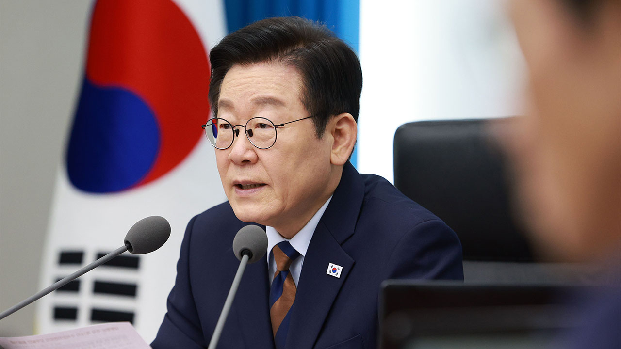 이 대통령 "홍콩 아파트 대형 화재, 가슴 아픈 이웃 소식에 깊은 애도와 위로"