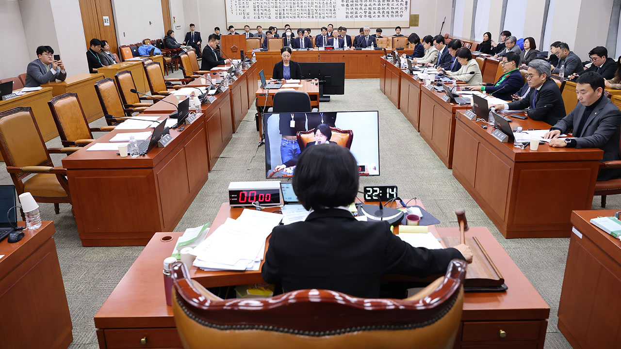 국회 법사위, '내란전담재판부·법 왜곡죄·공수처법' 민주당 주도로 의결