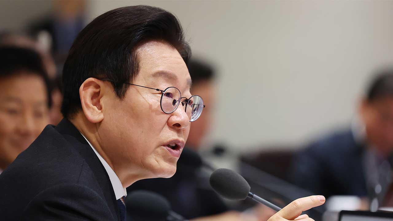 이 대통령 "정부·공공기관, 사람 쓰면 최저임금만‥퇴직금 지급 회피, 부도덕"