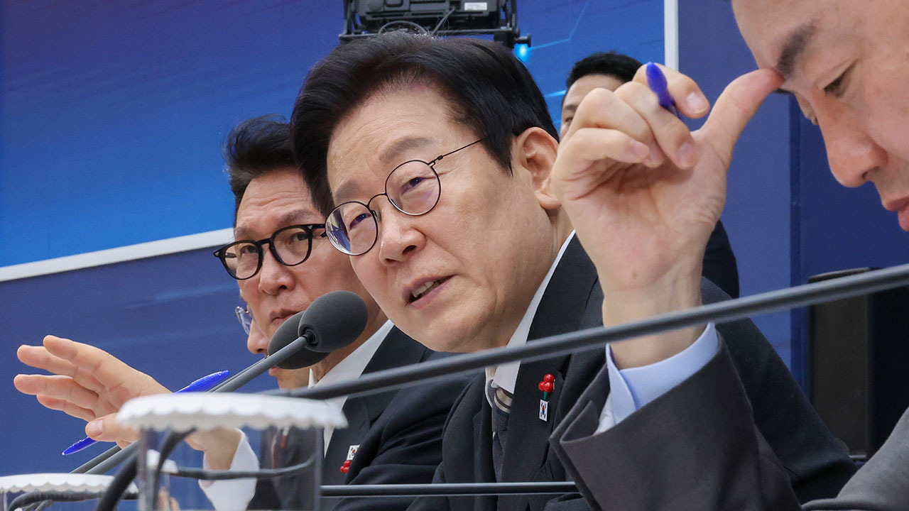 이재명 대통령 "공공임대 역세권에 지어야‥고속도로 휴게소 물가관리"