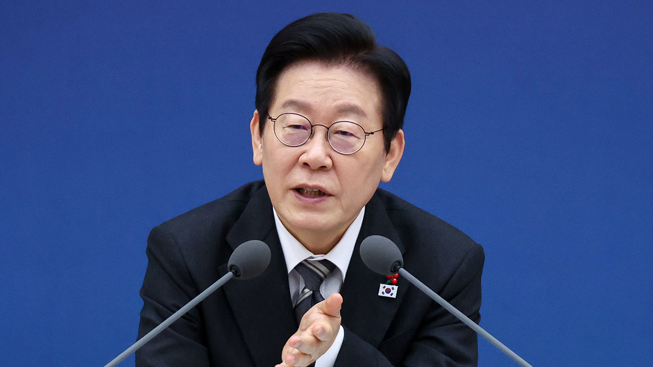 이 대통령 국정 지지율, 6%p 하락한 56% 기록‥민주당 40%·국민의힘 26%