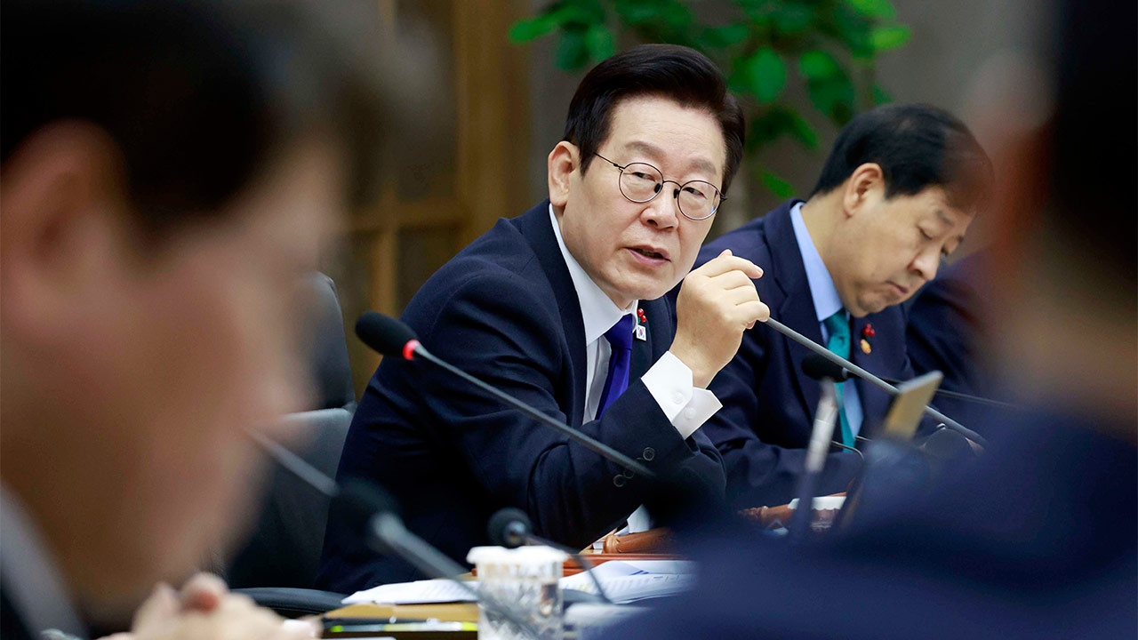 이 대통령, "우리 사회 근본 문제는 '양극화'"‥사회적 연대·경제 활성화 방안 주문