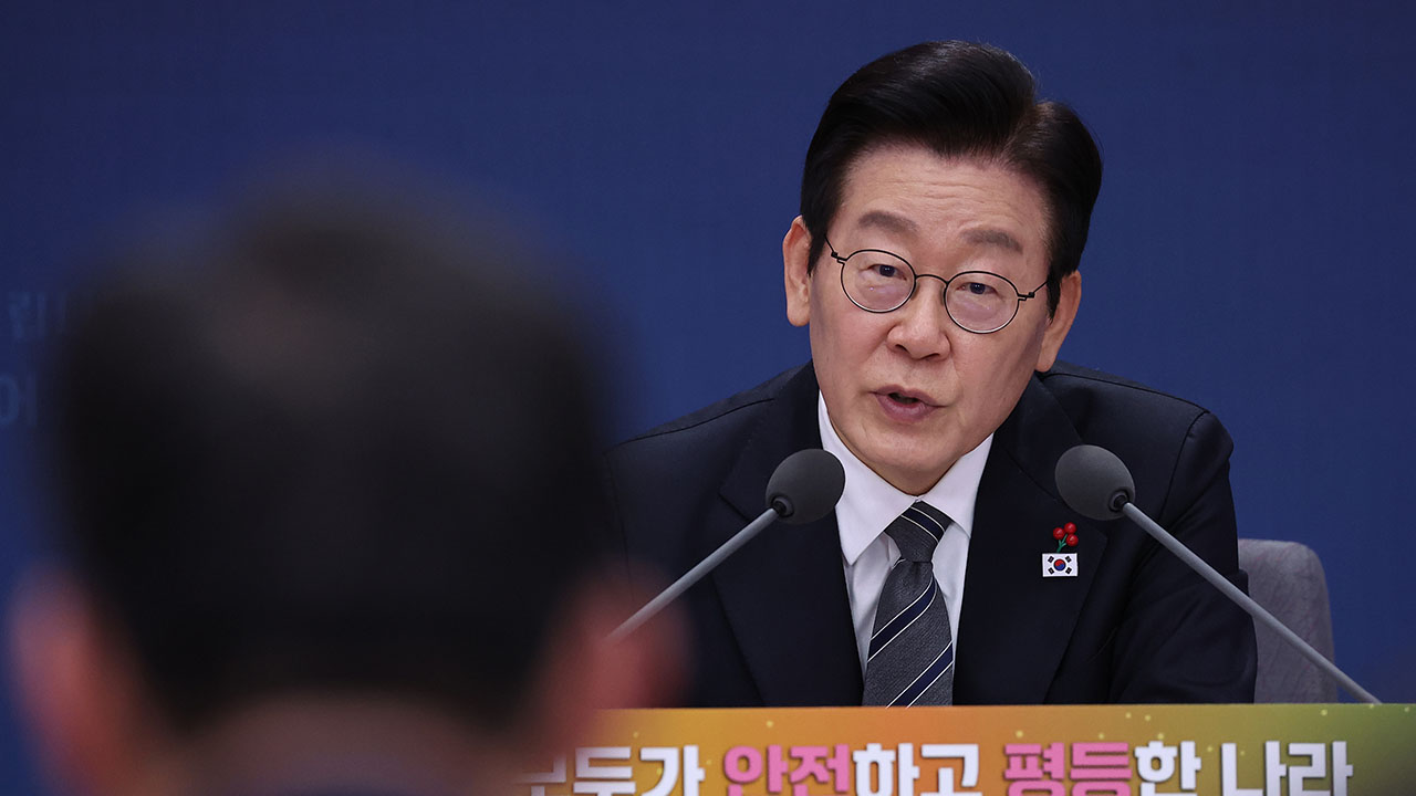 이 대통령, '초코파이 절도' 사건 언급하며 "재판 안 넘기는 제도 마련해야"