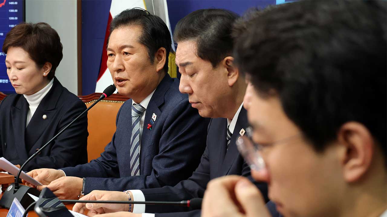 민주당 "대법, 뒤늦게 시늉만"‥내란재판부법 내주 처리 방침 재확인