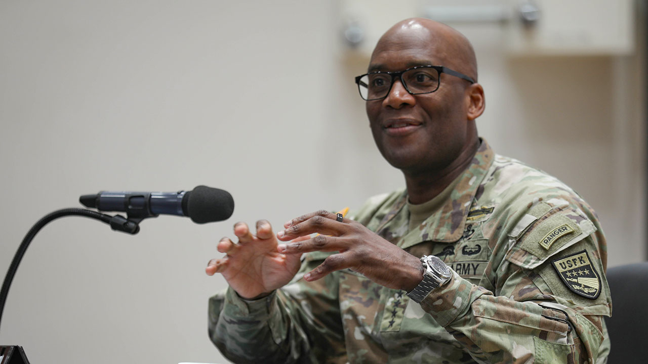 브런슨 "전작권 전환 지연 의도 없다‥한국군 활동 반경 넓혔으면"