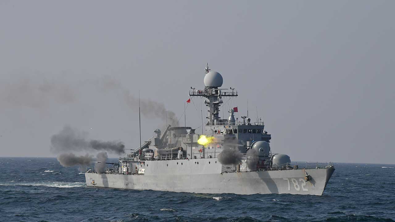 광명함, 36년 임무 마치고 퇴역‥1998년 북한 반잠수정 격침 전과