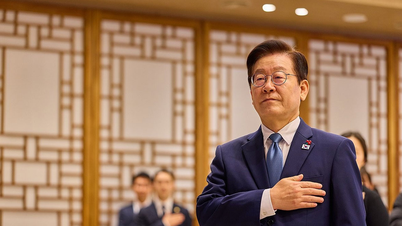 1330일 만의 청와대 복귀‥이재명 대통령, 청와대 첫 출근