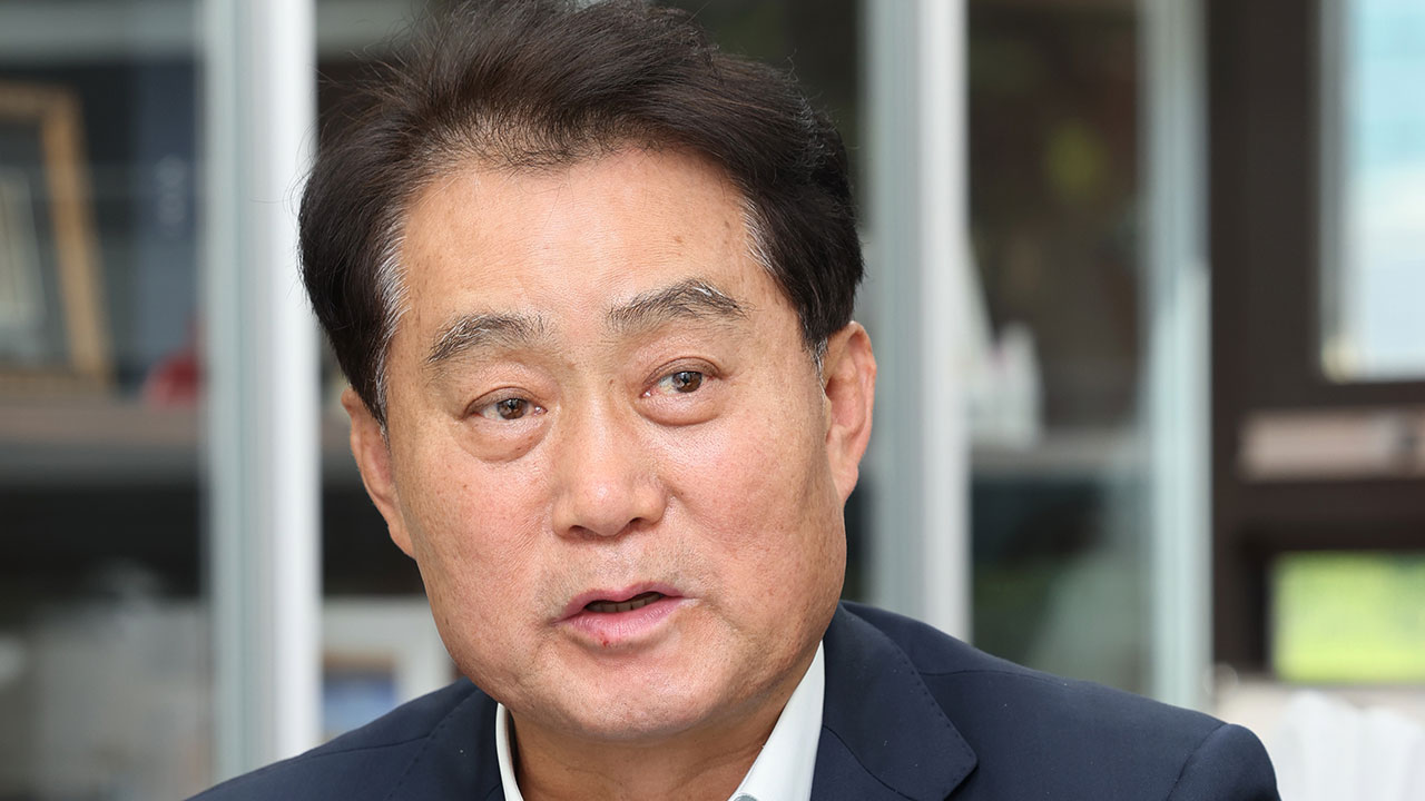 경찰, '상가비 대납 의혹' 하은호 군포시장 압수수색