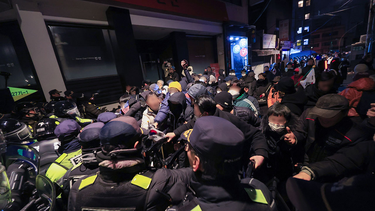 [속보] 경찰, 긴급 지휘부 회의 "엄정 대응‥법원 등 경계 강화"