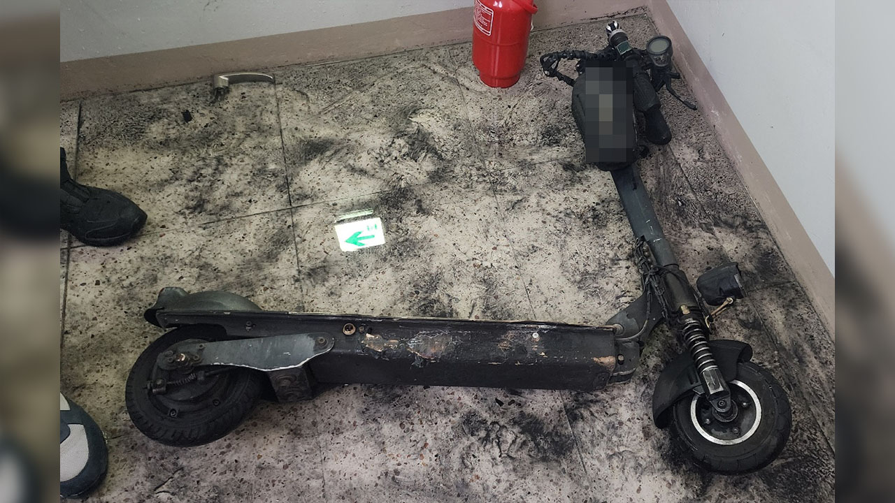 전북 완주 아파트서 전동킥보드 추정 불‥60대 남성 중화상