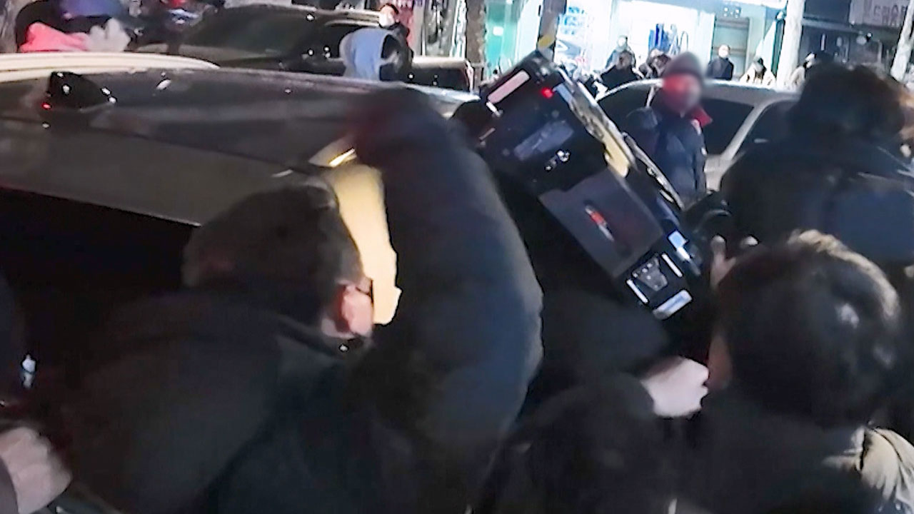 'MBC 취재진 때리고 카메라 파손' 서부지법 폭동 가담자 1명 추가 구속