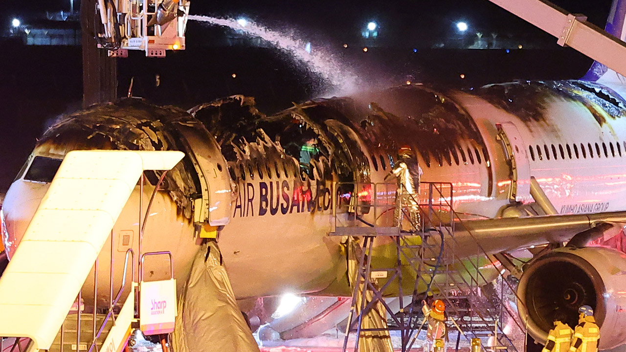 국토부 "에어부산 화재 경상 3명‥주기장 3곳 폐쇄"