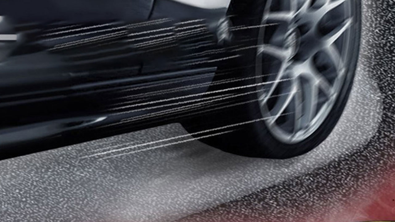 중부내륙고속도로서 일가족 탑승한 승용차 전복‥2명 경상