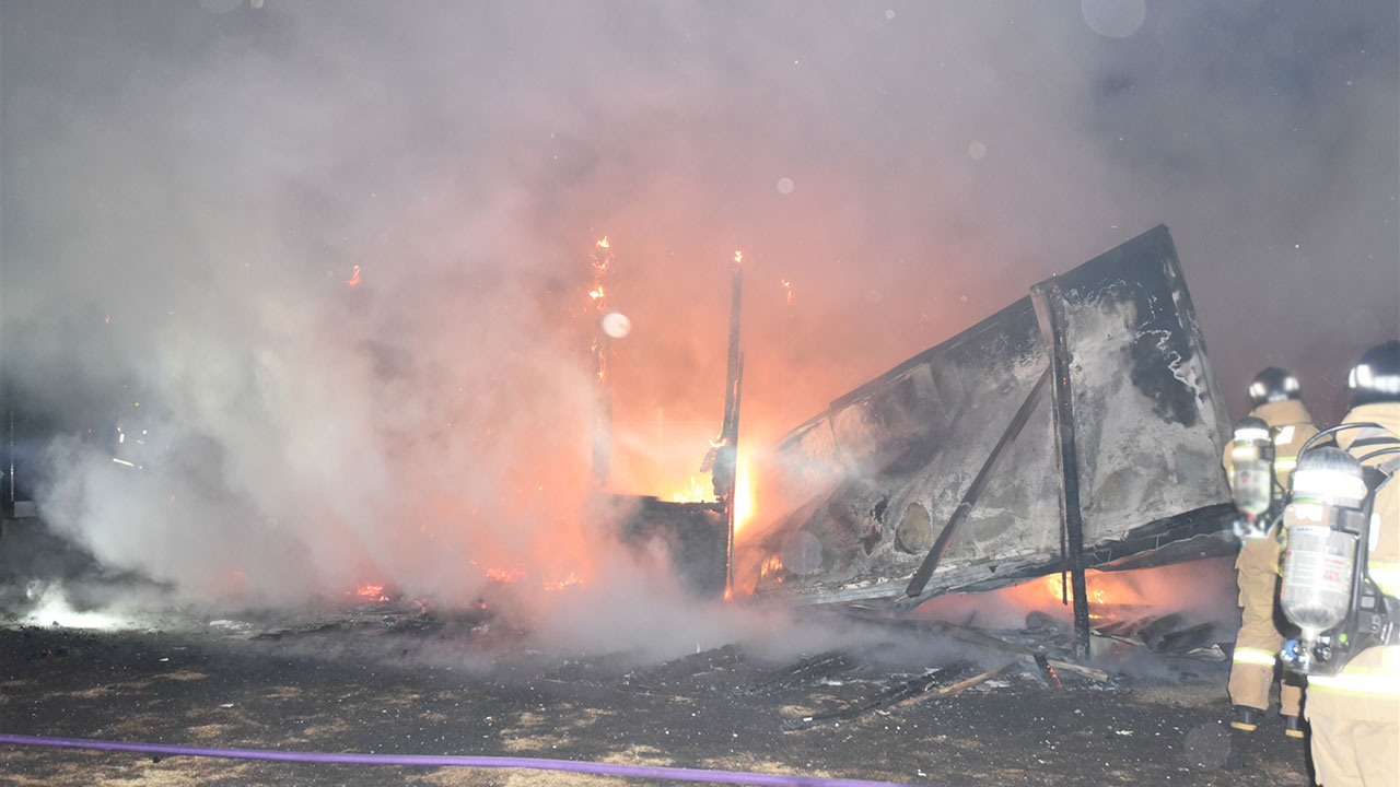 대전시 동구 신촌동 펜션에서 불‥50분 만에 진화