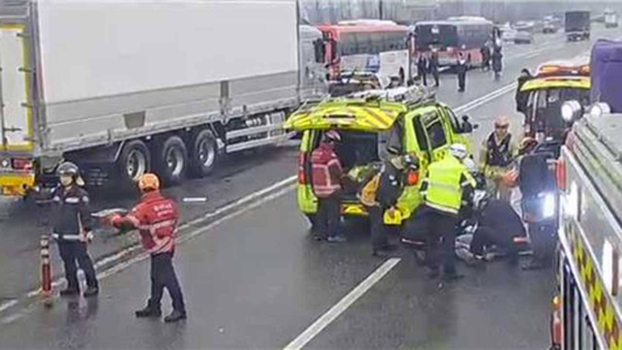 수도권제1순환도로 성남나들목 부근서 차량 4대 추돌‥1명 중상