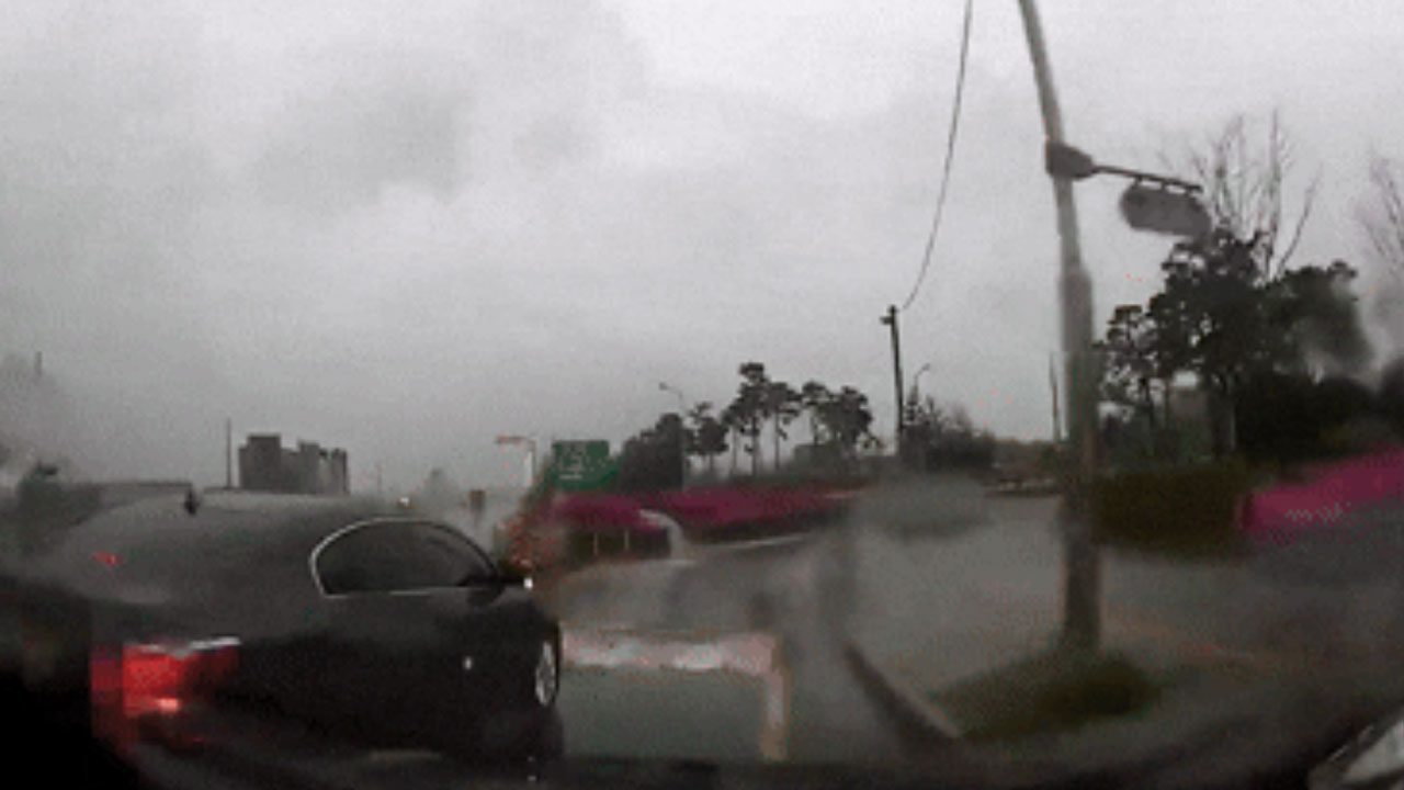 교통법규 위반 차량 노려 일부러 '꽝'‥6년간 9억 넘게 보험금 탄 남성 송치