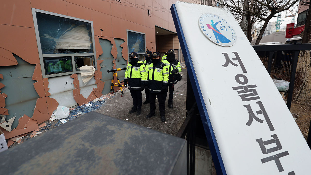 경찰청, '서부지법 폭동 경력 운용 미흡' 마포서장 등 인사조치하기로