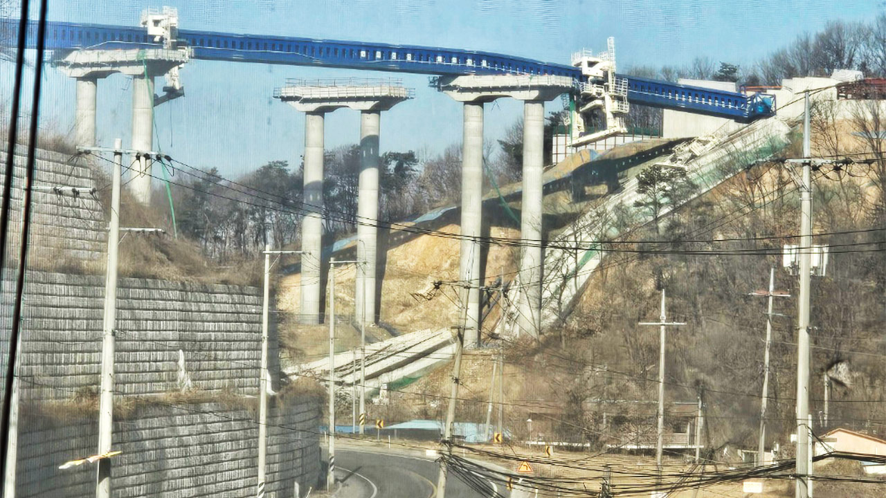 서울세종고속도로 붕괴 사고로 4명 사망·6명 부상‥경찰, 수사 착수