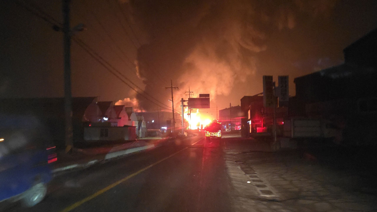 경기 화성 화장품 제조 공장 화재‥대응 1단계 발령