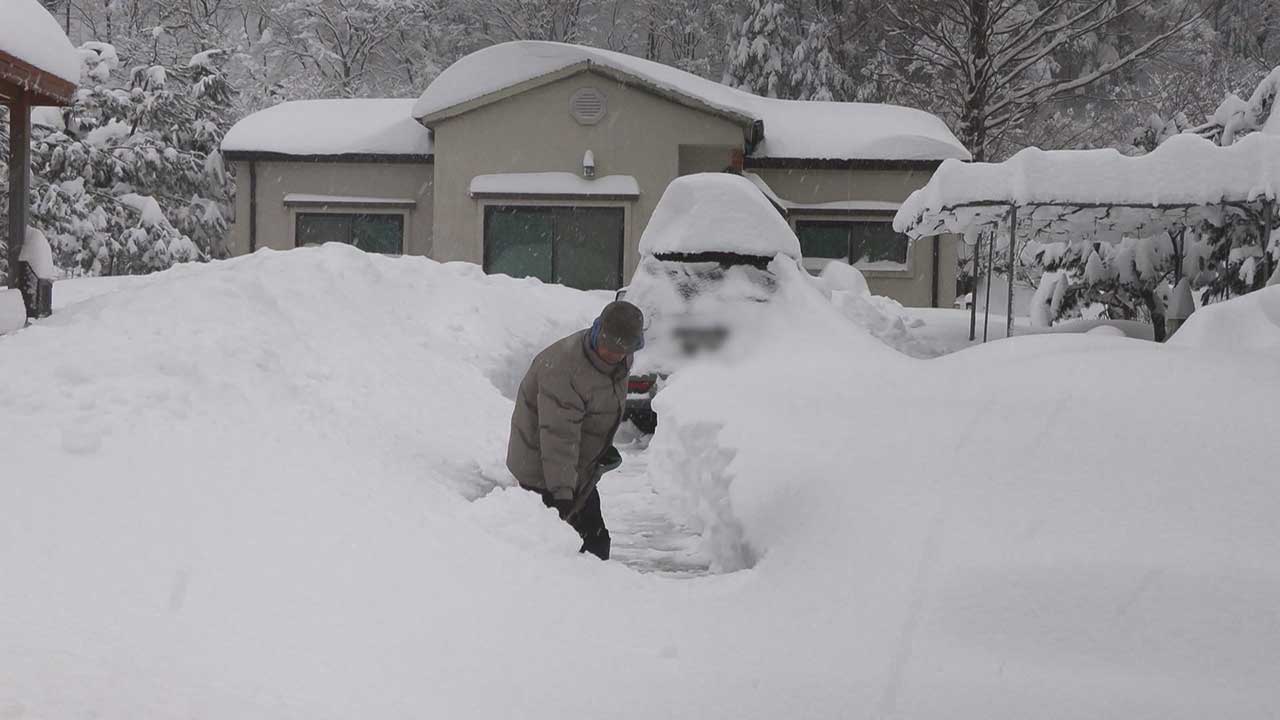강원 지역 폭설에 태백·횡성 등 안전사고 잇따라