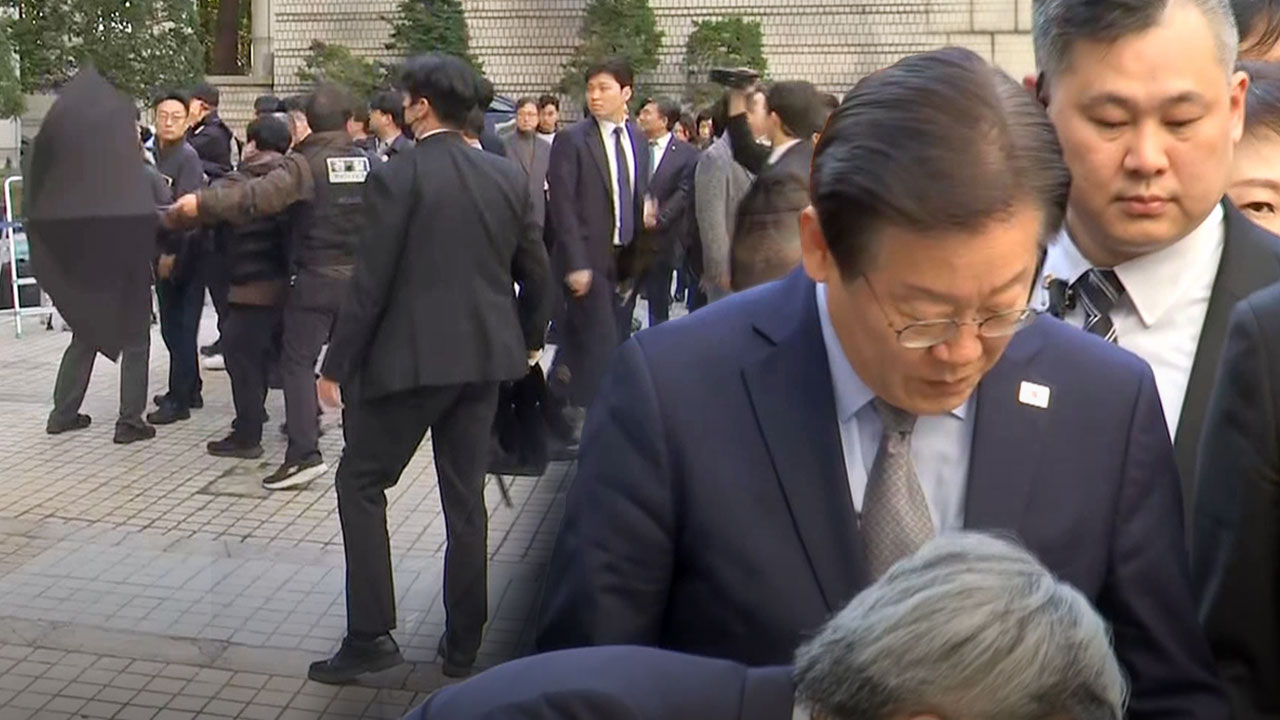 경찰, 재판 출석하던 이재명 대표에게 운동화 던진 남성 송치