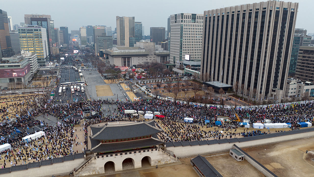 내일 서울 곳곳 탄핵 찬반 집회로 교통혼잡 예상