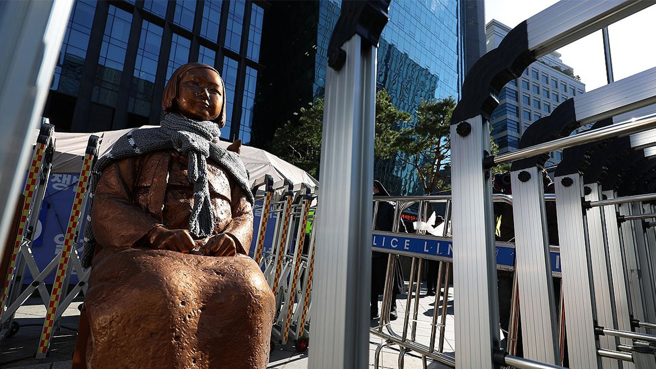 '소녀상 모욕' 유튜버 소말리, 첫 재판부터 지각‥"혐의는 인정"