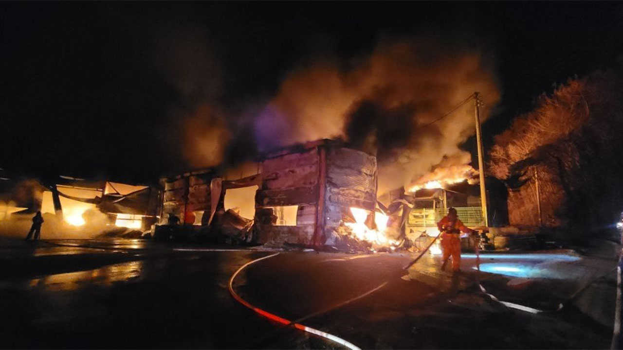 하남시 식품보관창고에서 불‥다친 사람 없어