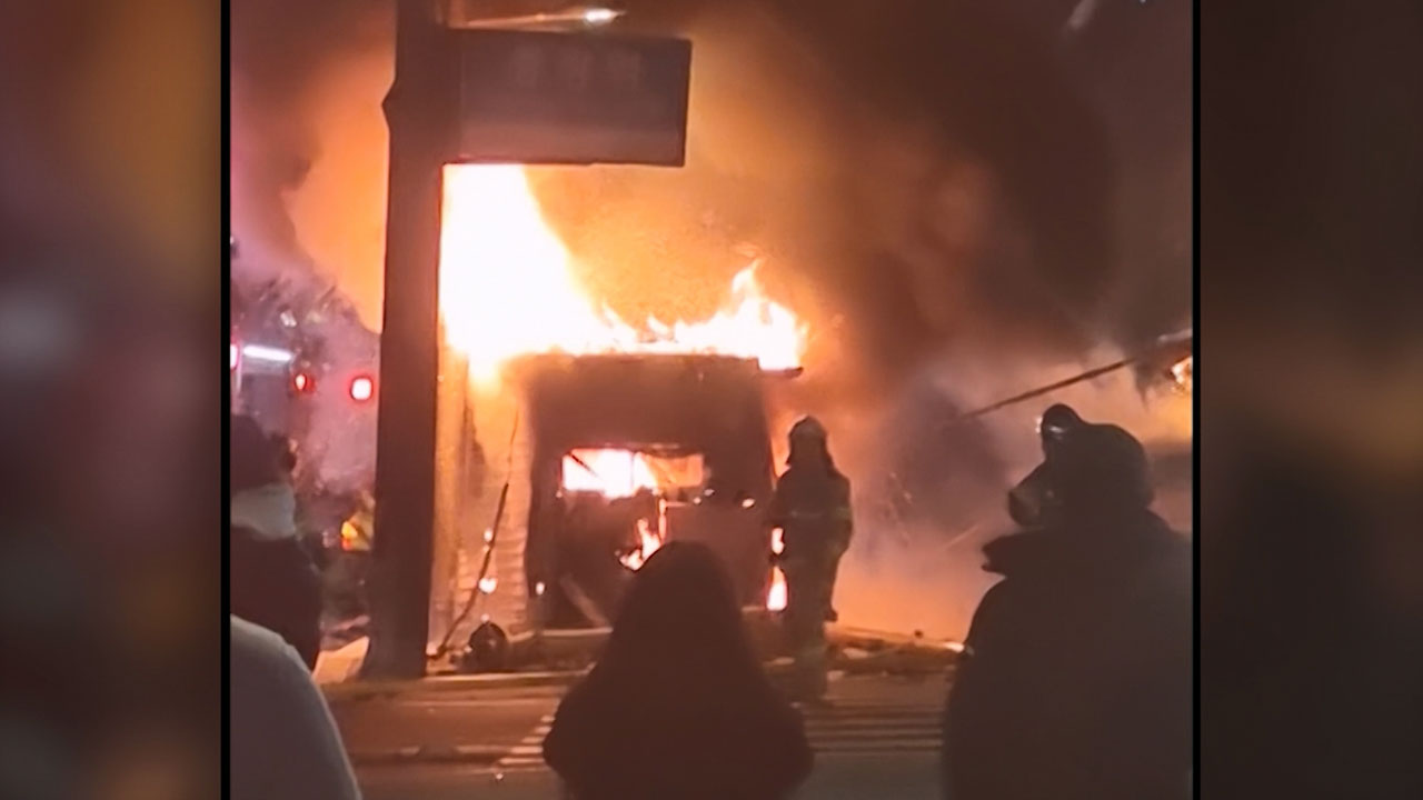 음주운전 승용차가 택시 들이받아‥택시 기사 숨져