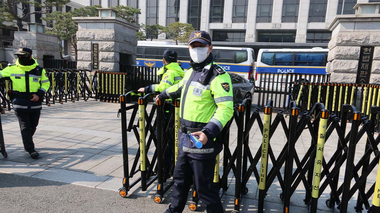 [단독] '인명피해 대비' 선고일 헌법재판소 주변에 응급의료소까지 설치