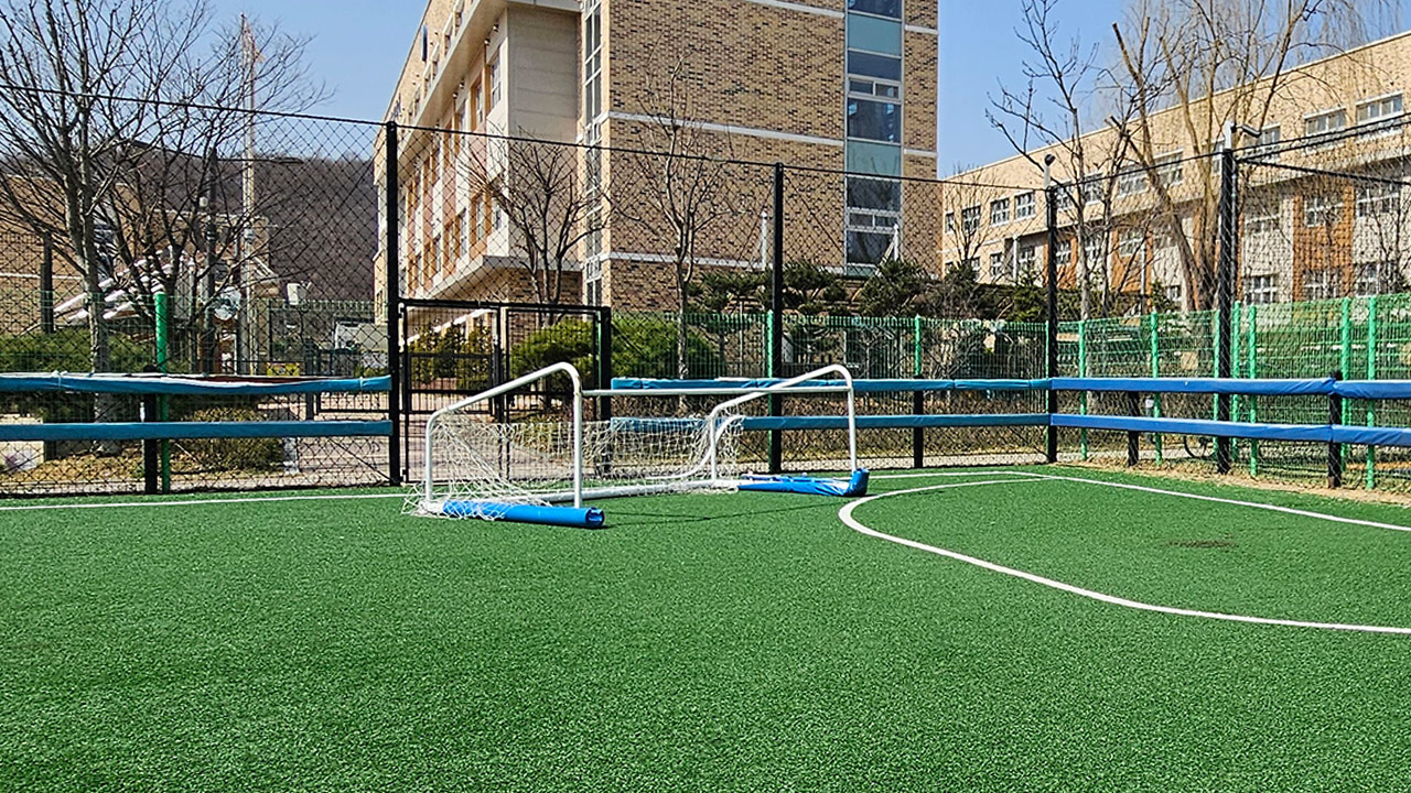 풋살장 골대 쓰러지며 머리 다쳐‥11살 초등생 사망