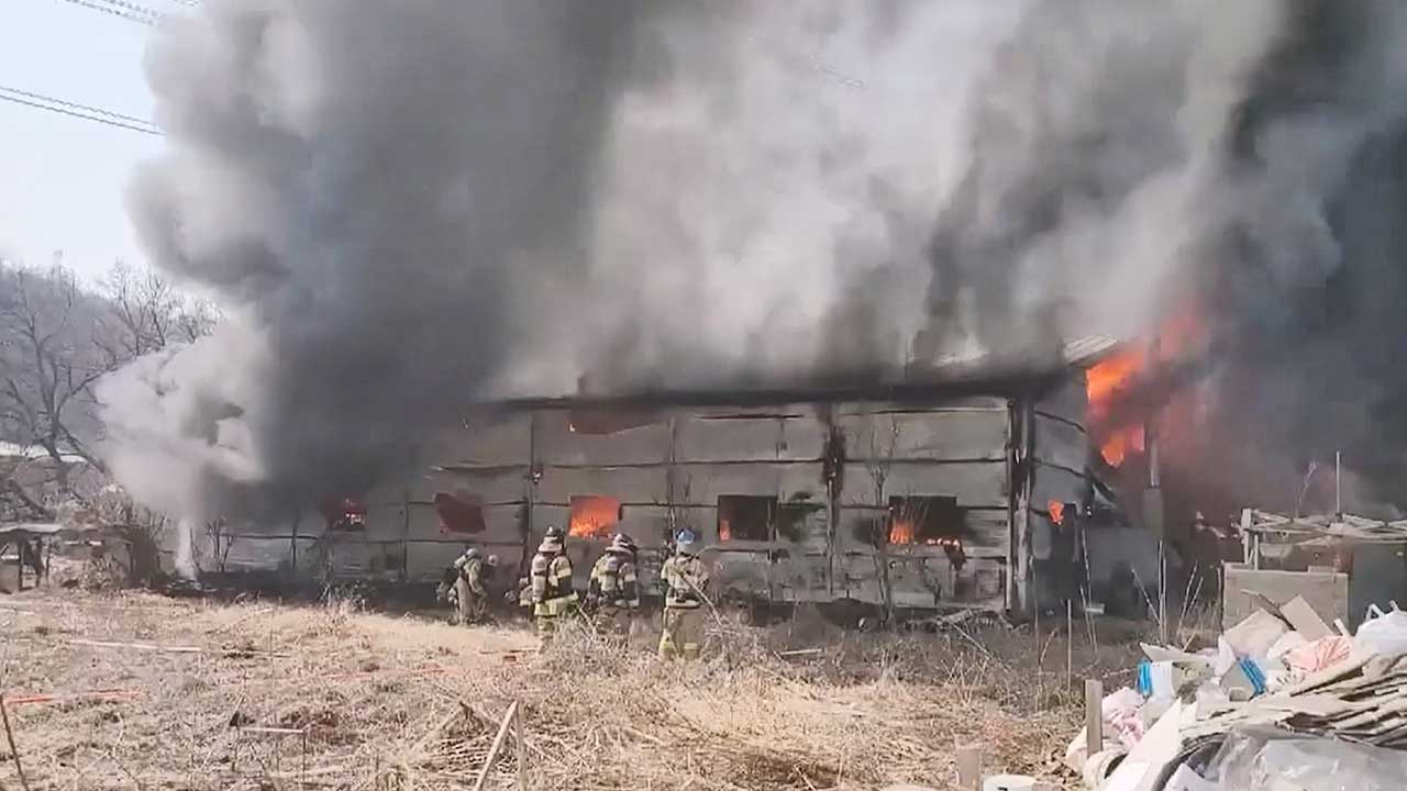 경기 하남 창고 건물서 불‥6시간 만에 진화