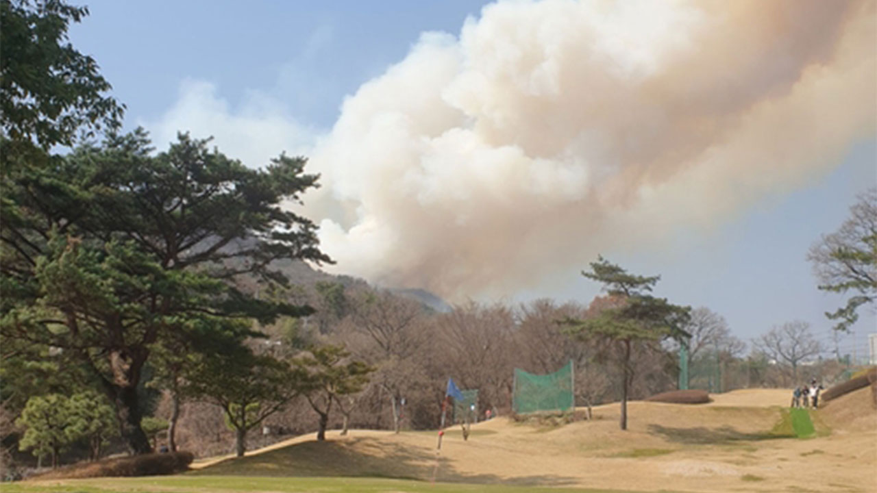 경남 김해 산불 야간 확산‥산불 2단계 발령