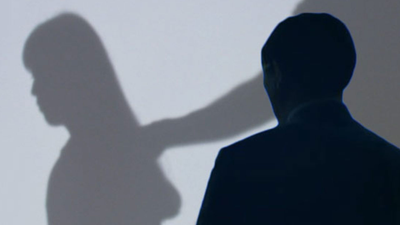 '미성년자 강제추행 혐의' 학습지 교사, 경찰 체포 중 자해 시도